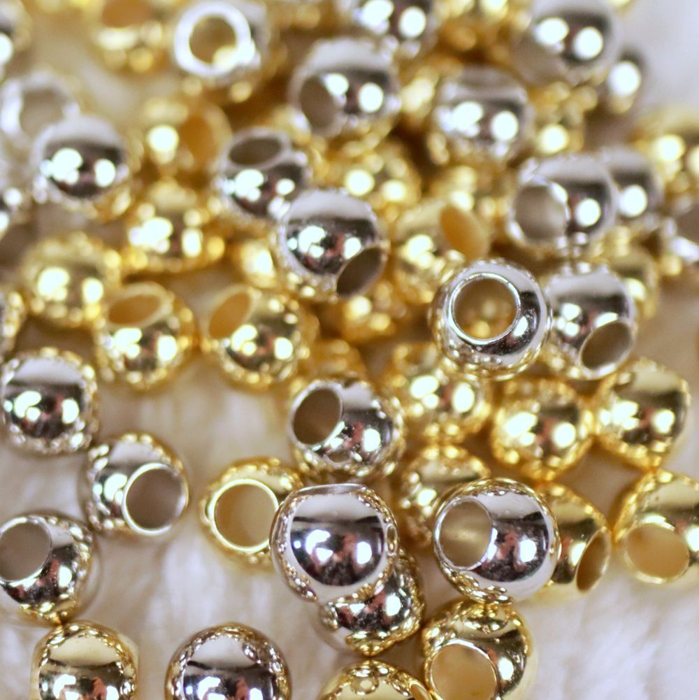 30 Stück Perlenmix gold / silber je 15 Stück 8x10 mm Kunststoff